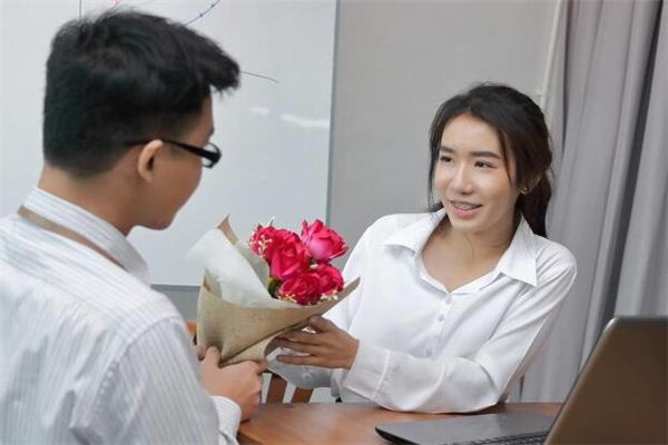 Tặng hoa gì đẹp nhất cho con gái thuộc nhóm máu?