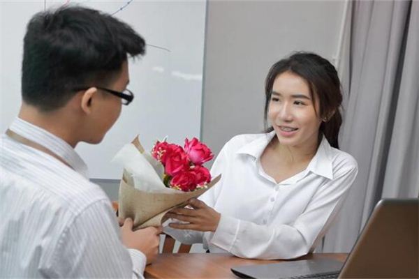 Nằm mơ thấy mình tỏ tình với người khác và bị từ chối