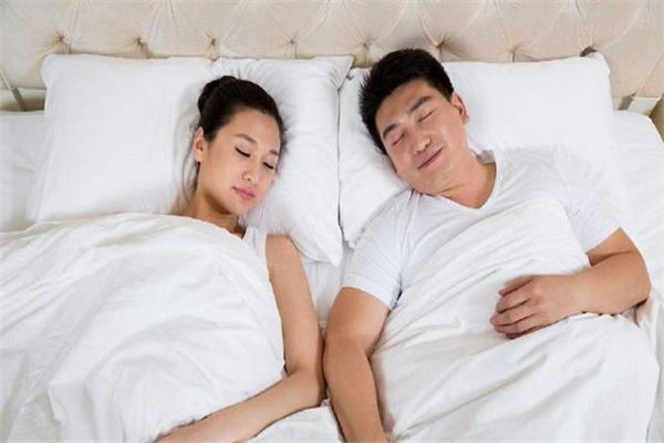 Nằm mơ thấy bạn gái ngủ với người đàn ông khác