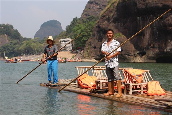 Nằm mơ thấy bè gỗ, bè tre