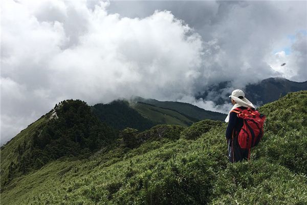 Nằm mơ thấy leo dốc có ý nghĩa gì?