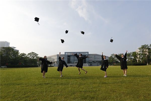 Nằm mơ thấy bạn học cũ có ý nghĩa gì