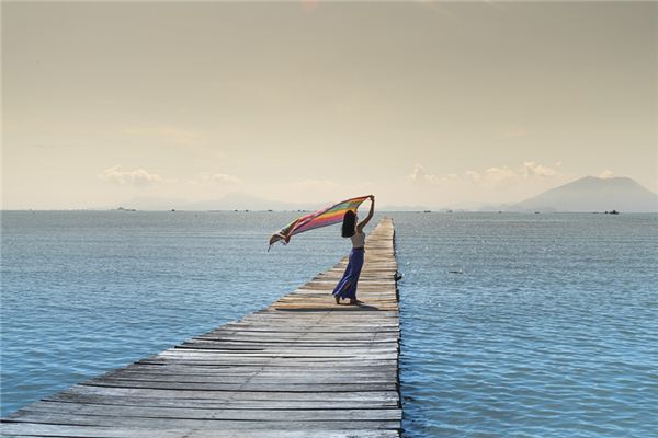 Nằm mơ thấy khăn choàng có ý nghĩa gì