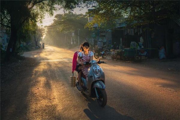 Nằm mơ thấy giao đồ ăn có ý nghĩa gì?